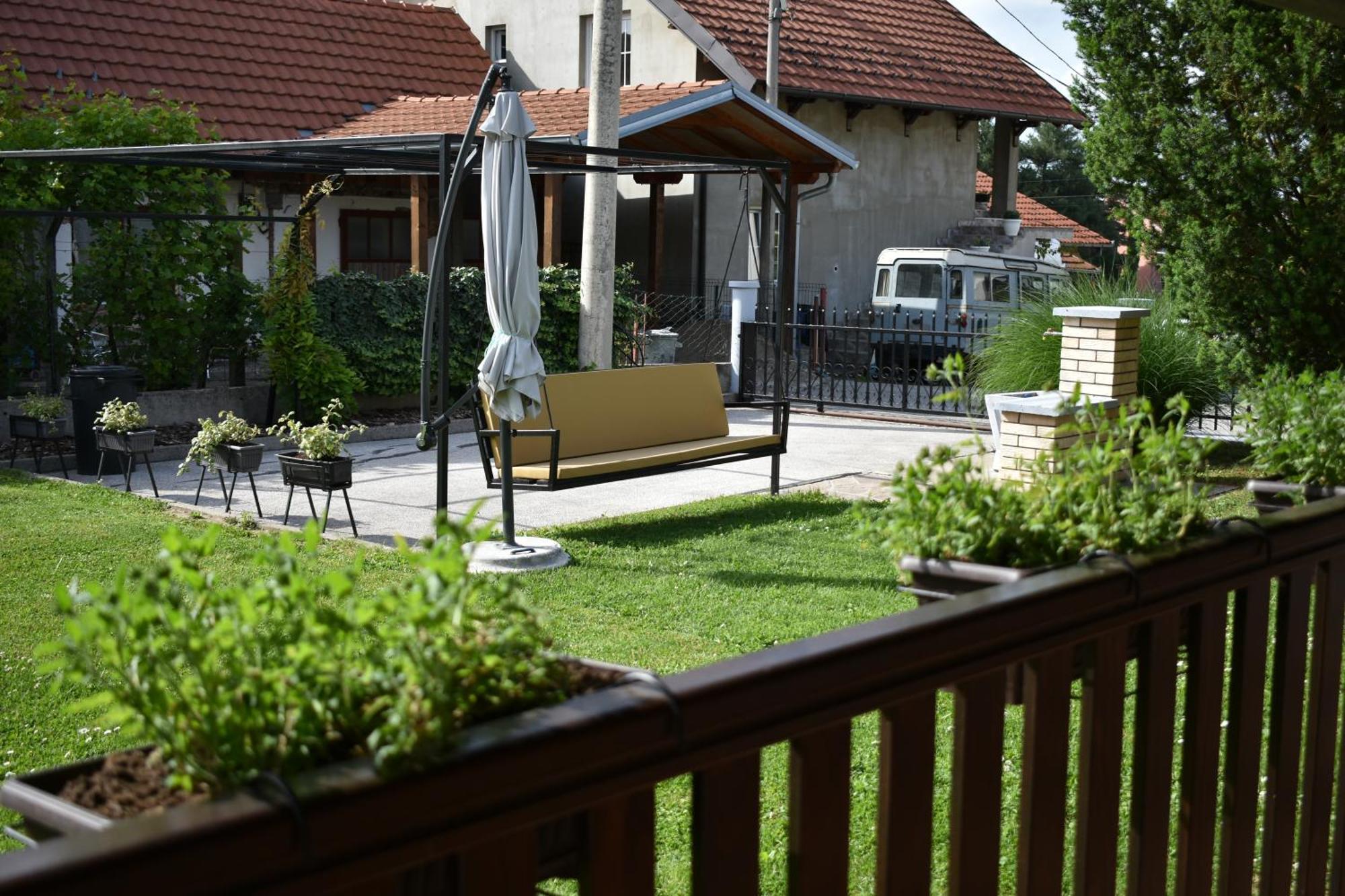 Little Nook Villa Cacak Exterior photo